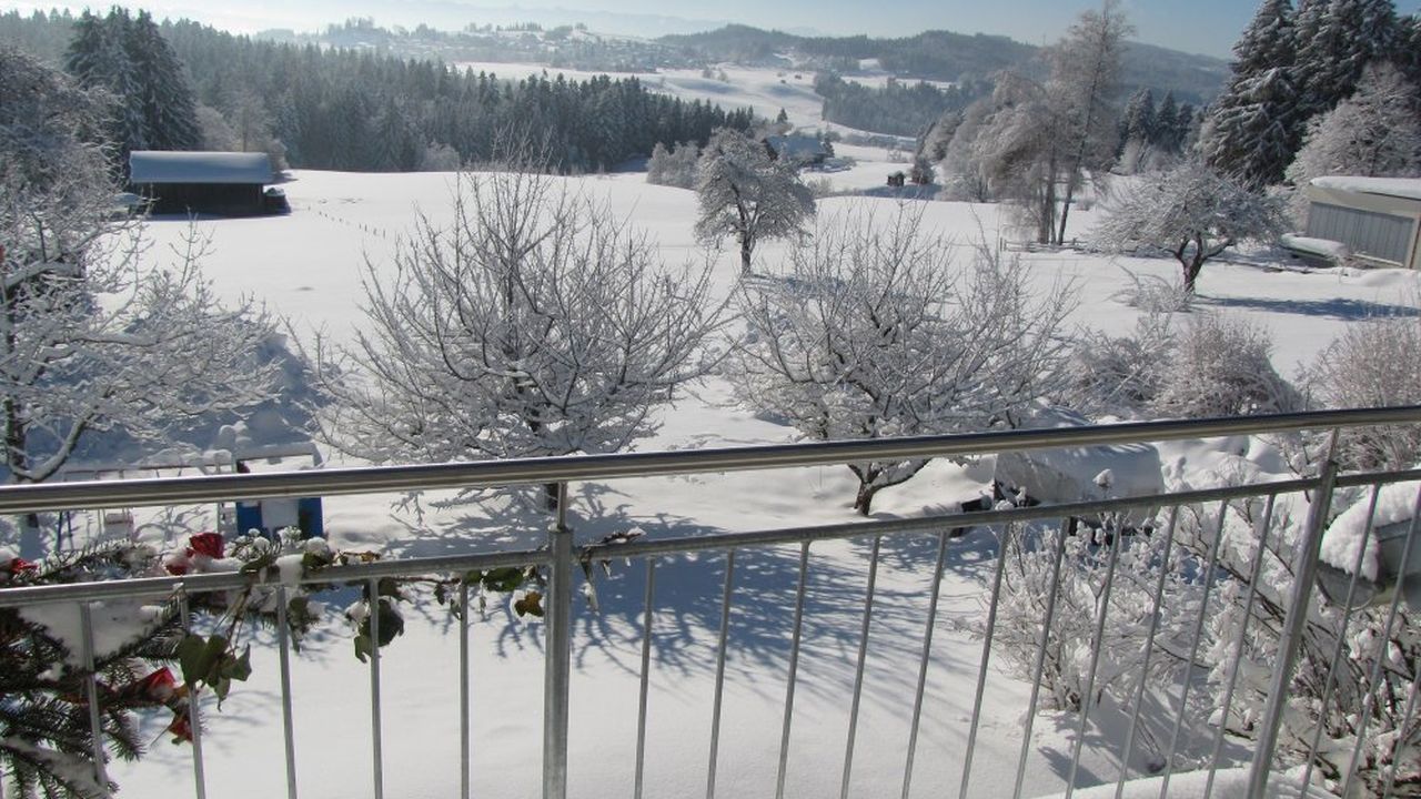 Blick vom Balkon im Winter Blick vom Balkon im Winter